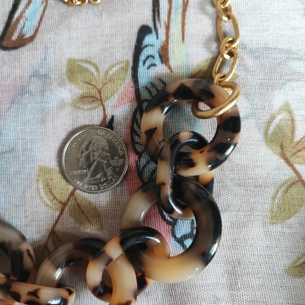 J. Crew Faux Brown Mottled Nude Tortoise Link Brass Tone Light Weight Necklace